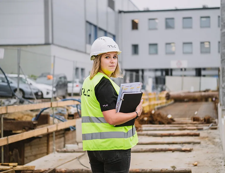 Protokół przekazania placu budowy – Co&nbsp;powinien zawierać? Wzór, wymagania i&nbsp;przepisy